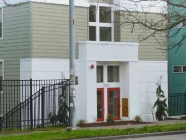 Main picture of 220 23rd Ave E
