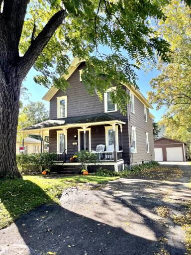 Main picture of 73 Hamlin St