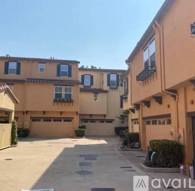 Main picture of 5 Oak Treat Ct