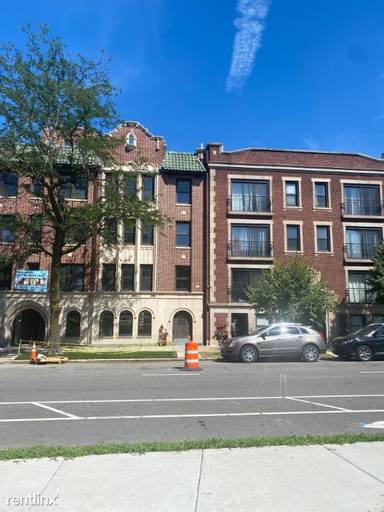 Main picture of 4625 S Drexel Blvd