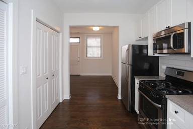 Main picture of 1600 W Belle Plaine Ave