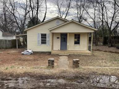 Main picture of 1204 Dechard St