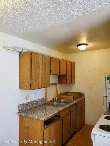 Main picture of 1541 E Harmon Ave