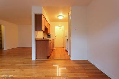 Main picture of 510 W Briar Pl