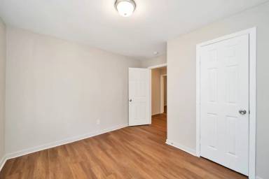 Main picture of 555 7th Ave SW