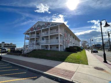 Main picture of 220 4th Ave