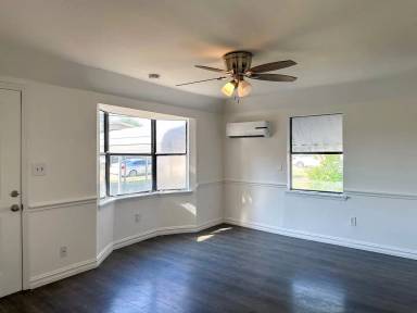 Main picture of 1027 Perry St