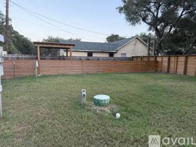 Main picture of 2118 W Market St