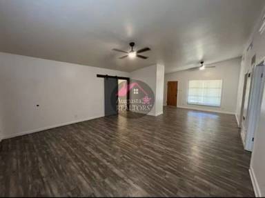 Main picture of 1515 James St