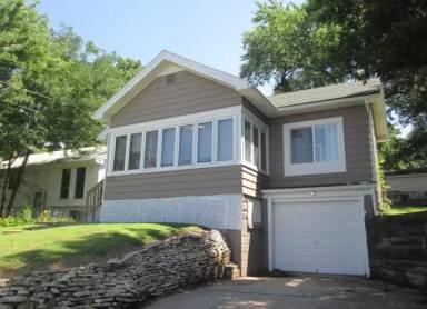 Main picture of 5223 S 57th St