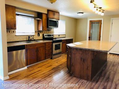 Main picture of 676 Herman Ave