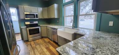 Main picture of 403 3rd Ave E
