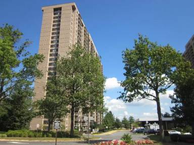 Main picture of Skyline Plaza