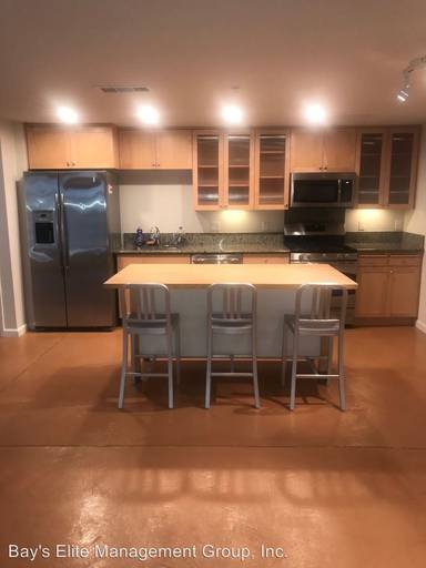 Main picture of 6468 Hollis St