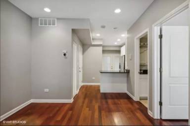 Main picture of 1364 W Greenleaf Ave