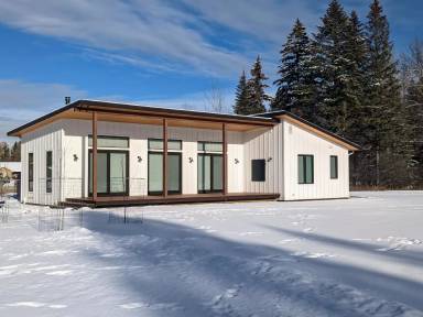 Main picture of 1030 Waters Edge Way