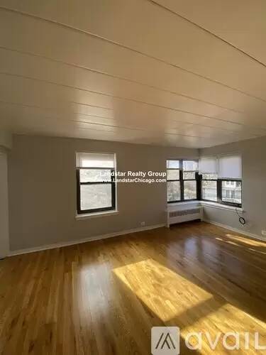 Main picture of 1360 W Touhy Ave