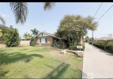 Main picture of 8715 Orangewood Ave