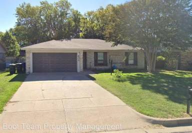 Main picture of 833 Lynne Ln