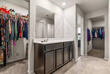 Main picture of 3600 Fountain View Dr