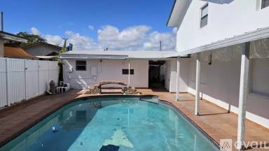 Main picture of 752 NW 34th Ave