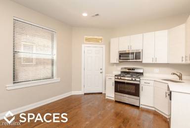 Main picture of 2945 W Diversey Ave