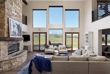 Main picture of 735 Green Meadow Rd