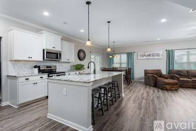 Main picture of 135 White Rock Dr