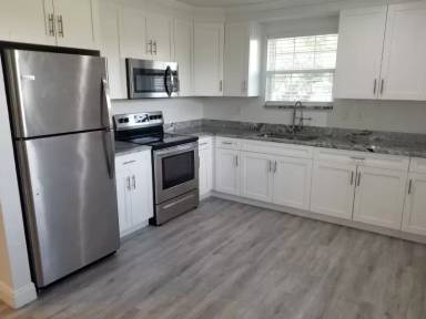 Main picture of 1406 E Renfro St