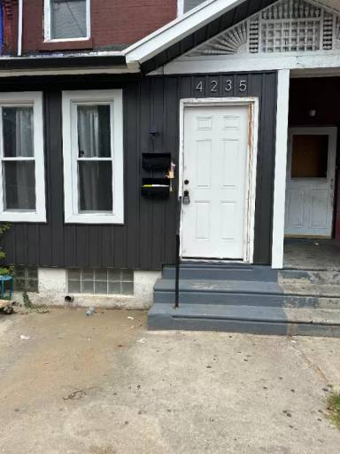 Main picture of 4235 Mantua Ave
