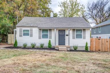 Main picture of 2399 Avery Ave