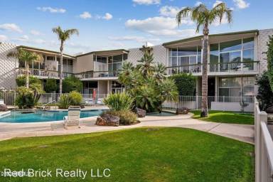 Main picture of 334 W Medlock Dr