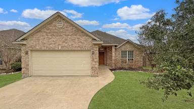 Main picture of 3816 Dresden Ln