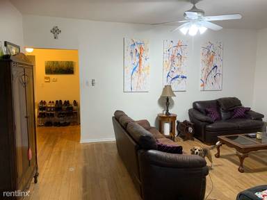 Main picture of 4752 N Malden St