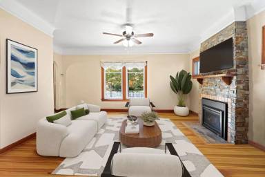 Main picture of 206 W Waverly Pl
