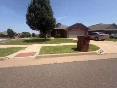 Main picture of 11309 NW 99th St