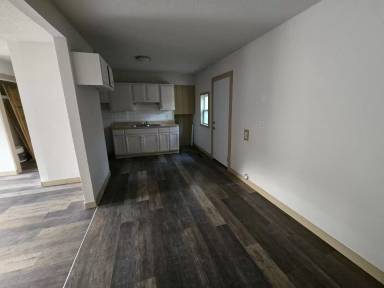 Main picture of 3313 SE DuPont St