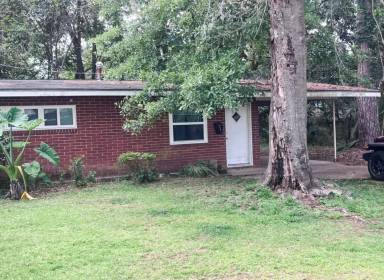 Main picture of 244 Gables Ct