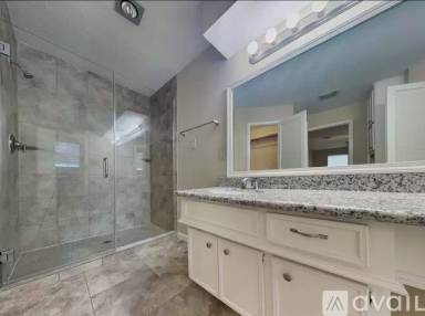 Main picture of 5605 Louise St