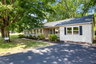 Main picture of 618 Glen Lily Rd