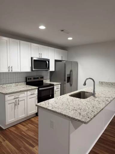 Main picture of 215 Charleston Dr
