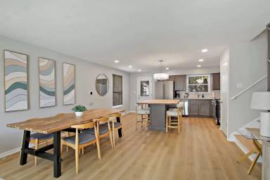 Main picture of 410 W Mueller St