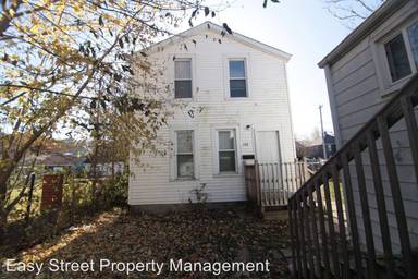 Main picture of 140 4th Ave