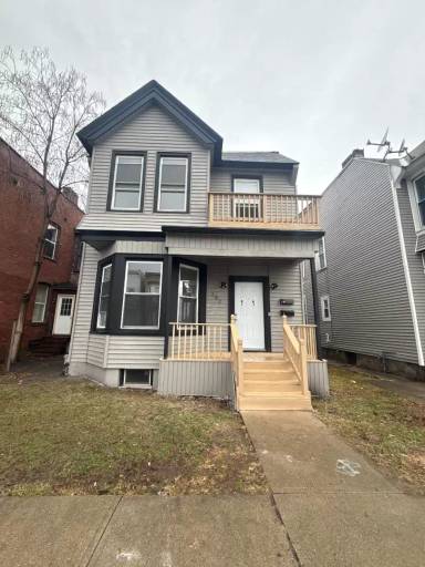 Main picture of 161 6th Ave