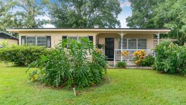 Main picture of 5219 Bonnie Brae Cir