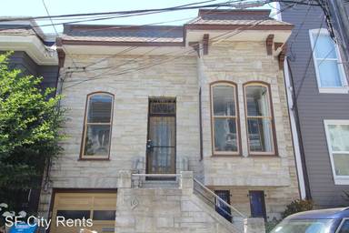 Main picture of 36 Pond St