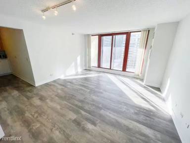Main picture of 200 North Dearborn Condos