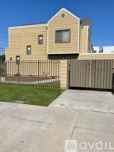 Main picture of 3917 Candlewood St