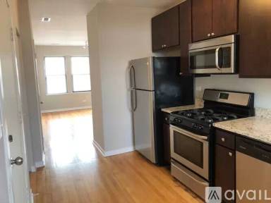 Main picture of 2438 W North Shore Ave