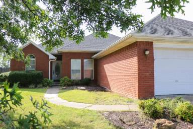 Main picture of 710 Greenway St